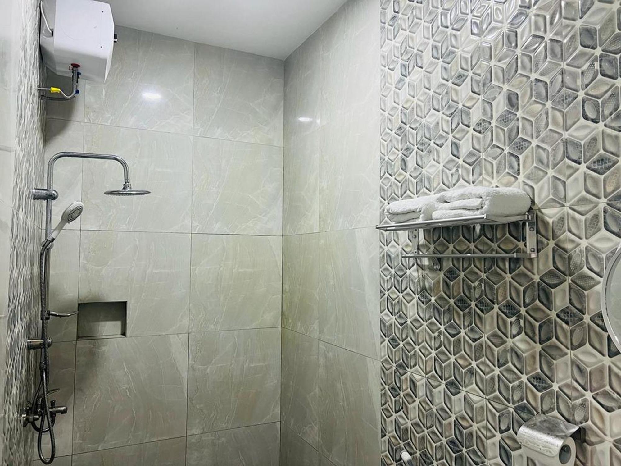 Urbanview Hotel Nimara Ngawi By Reddoorz Exterior foto