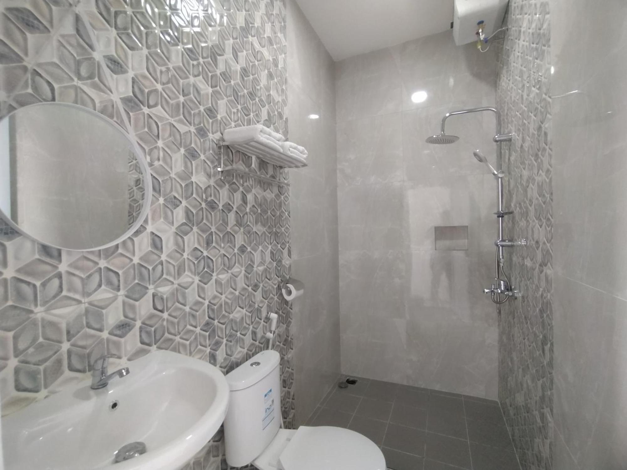 Urbanview Hotel Nimara Ngawi By Reddoorz Exterior foto