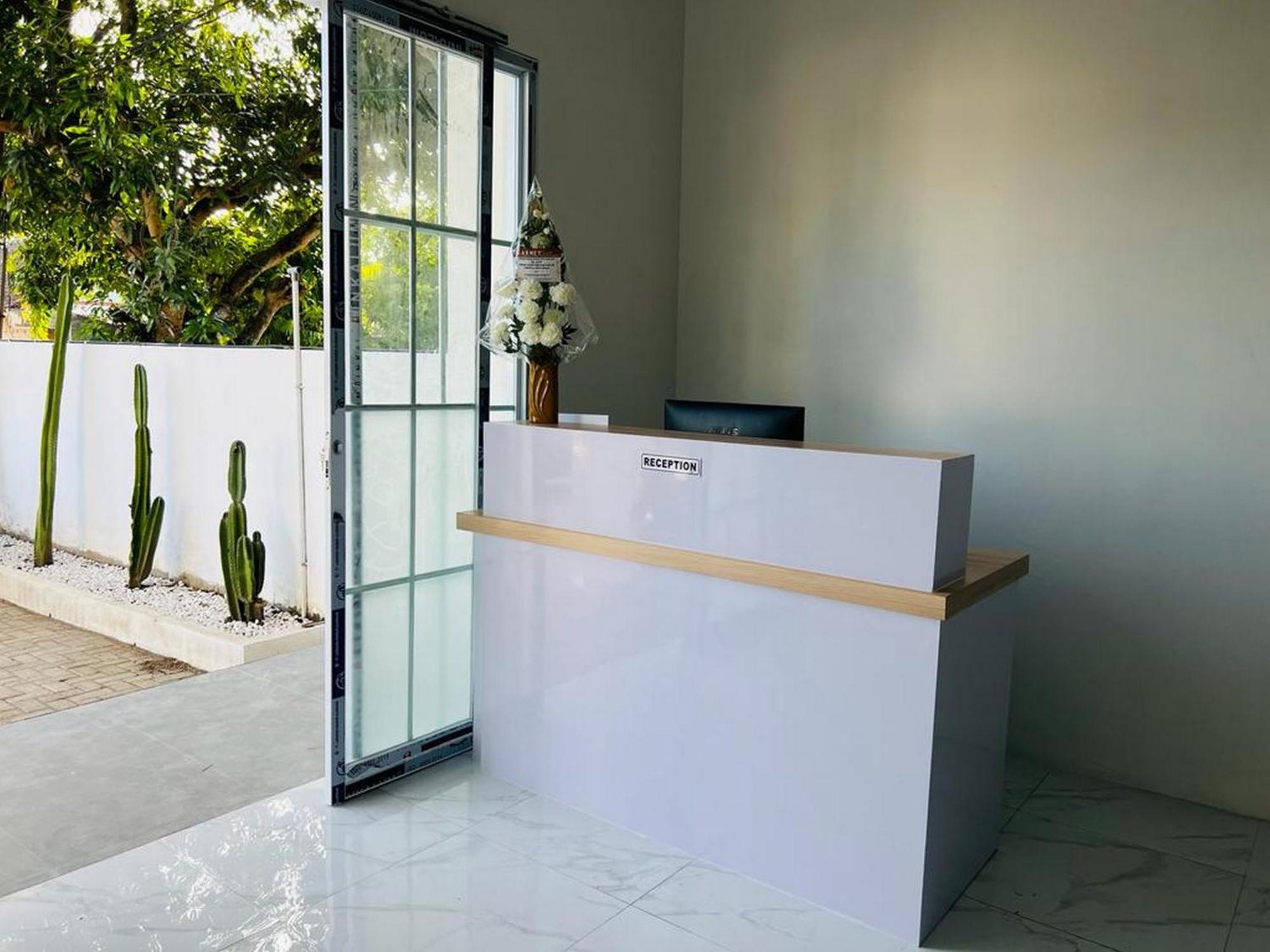 Urbanview Hotel Nimara Ngawi By Reddoorz Exterior foto